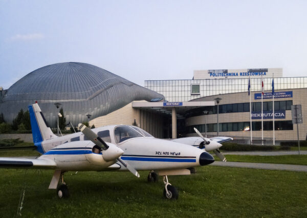 Jakie kierunki studiować w Rzeszowie, by znaleźć pracę? Przyszłościowe kierunki studiów