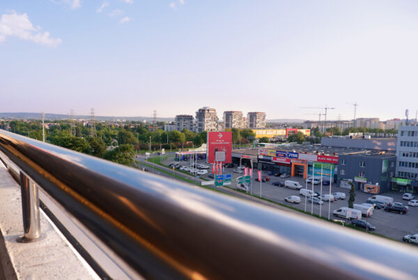 Praca na wakacje w Rzeszowie? – 5 pomysłów na sezonową pracę dla studenta